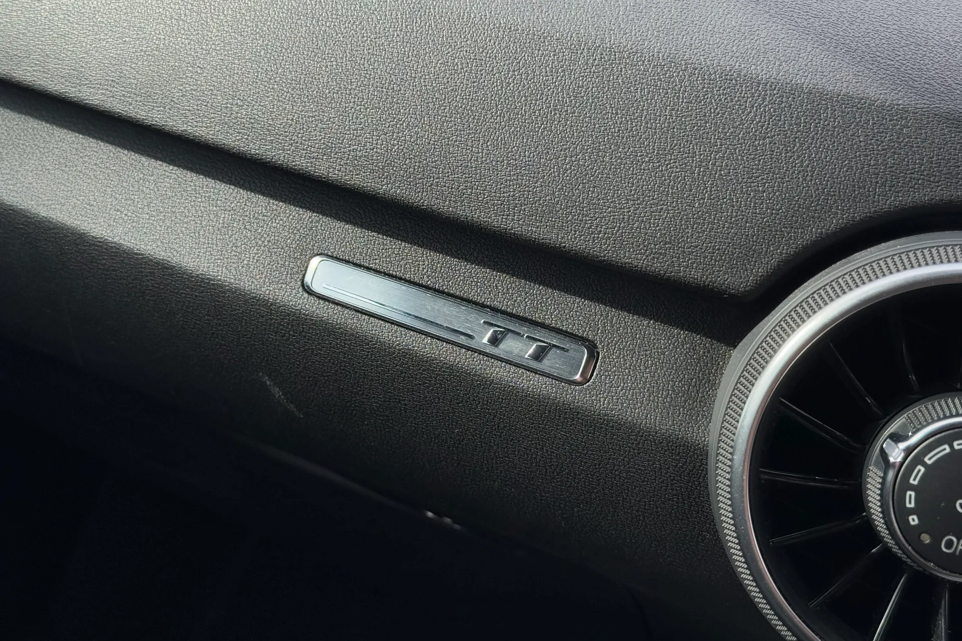 Audi TT thumbnail image number 29