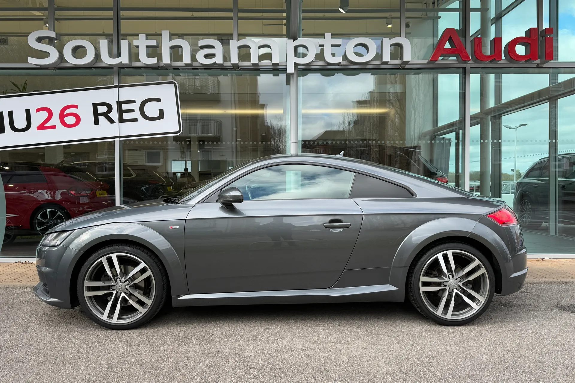 Audi TT thumbnail image number 45