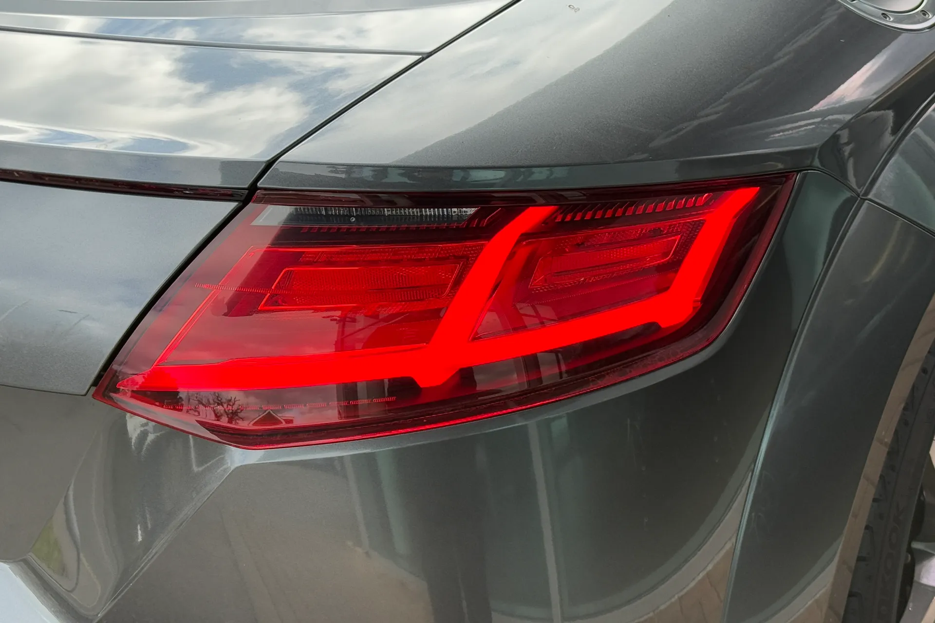 Audi TT thumbnail image number 37