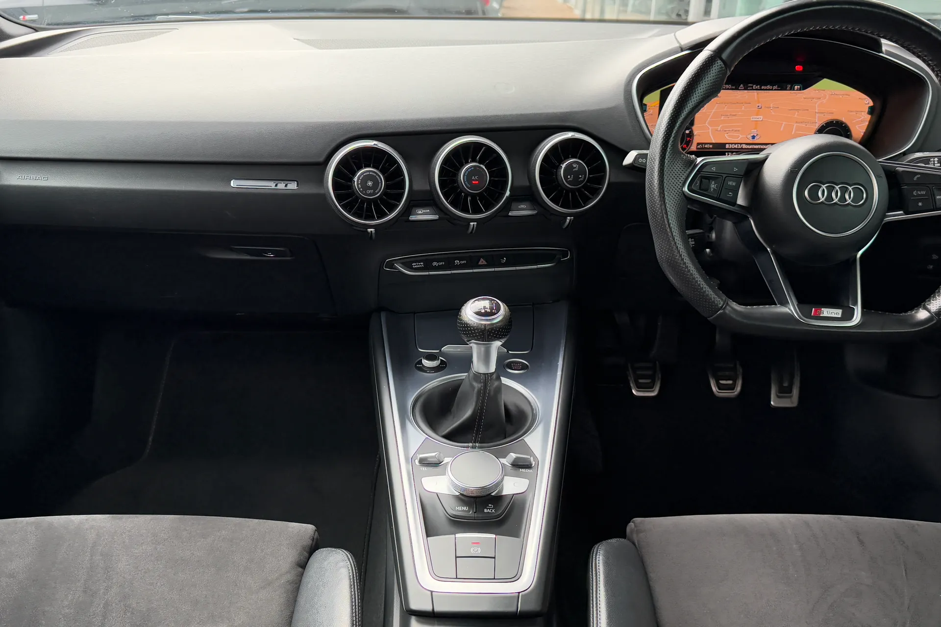 Audi TT thumbnail image number 41