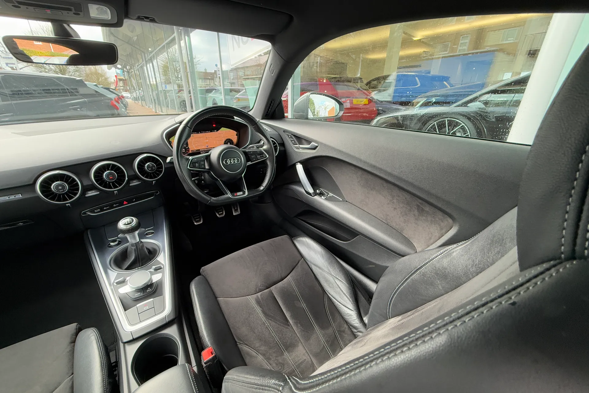 Audi TT thumbnail image number 43