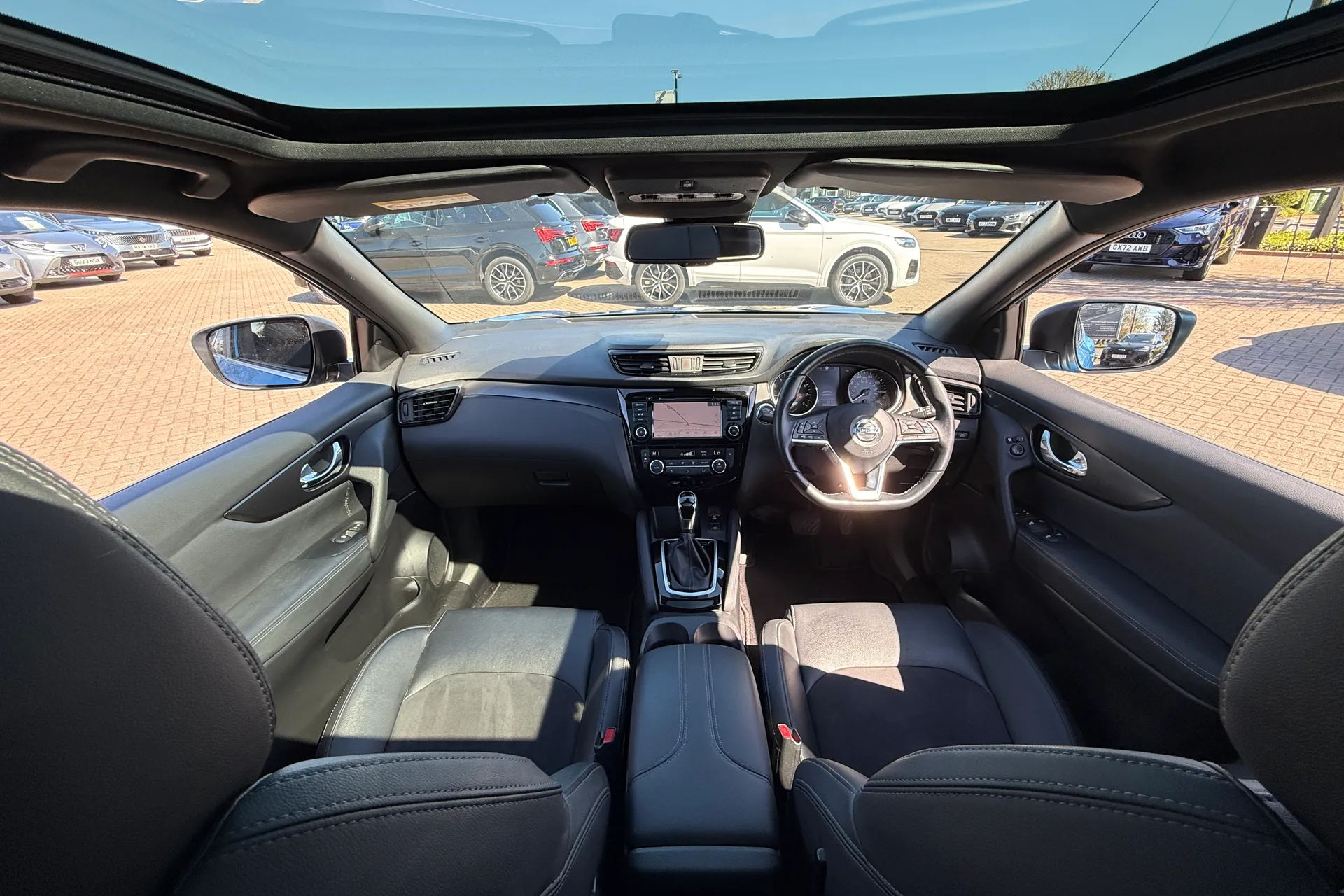 NISSAN QASHQAI thumbnail image number 3