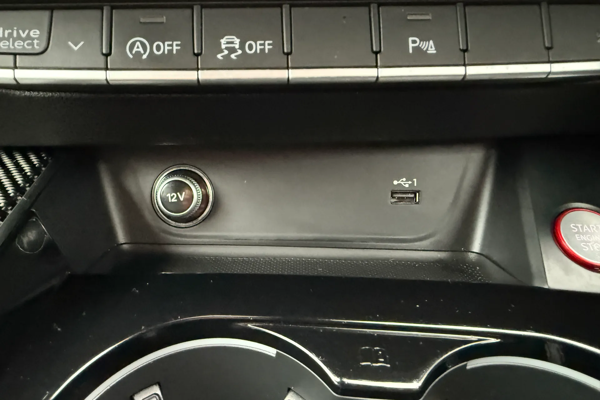 Audi RS4 thumbnail image number 26