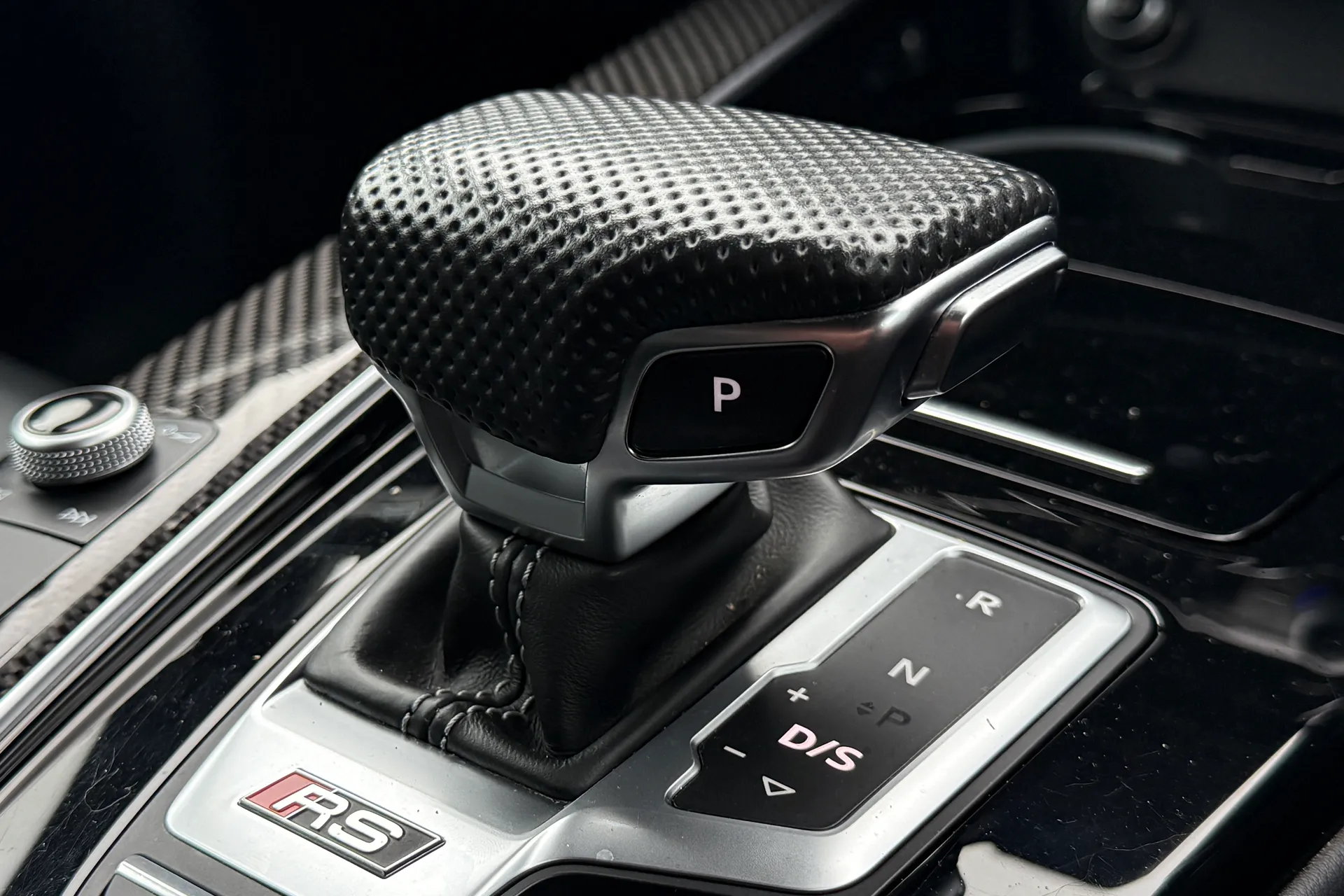 Audi RS4 thumbnail image number 23