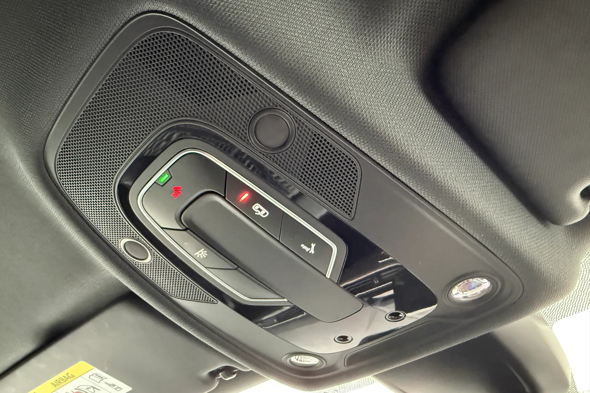 Audi RS4 thumbnail image number 25