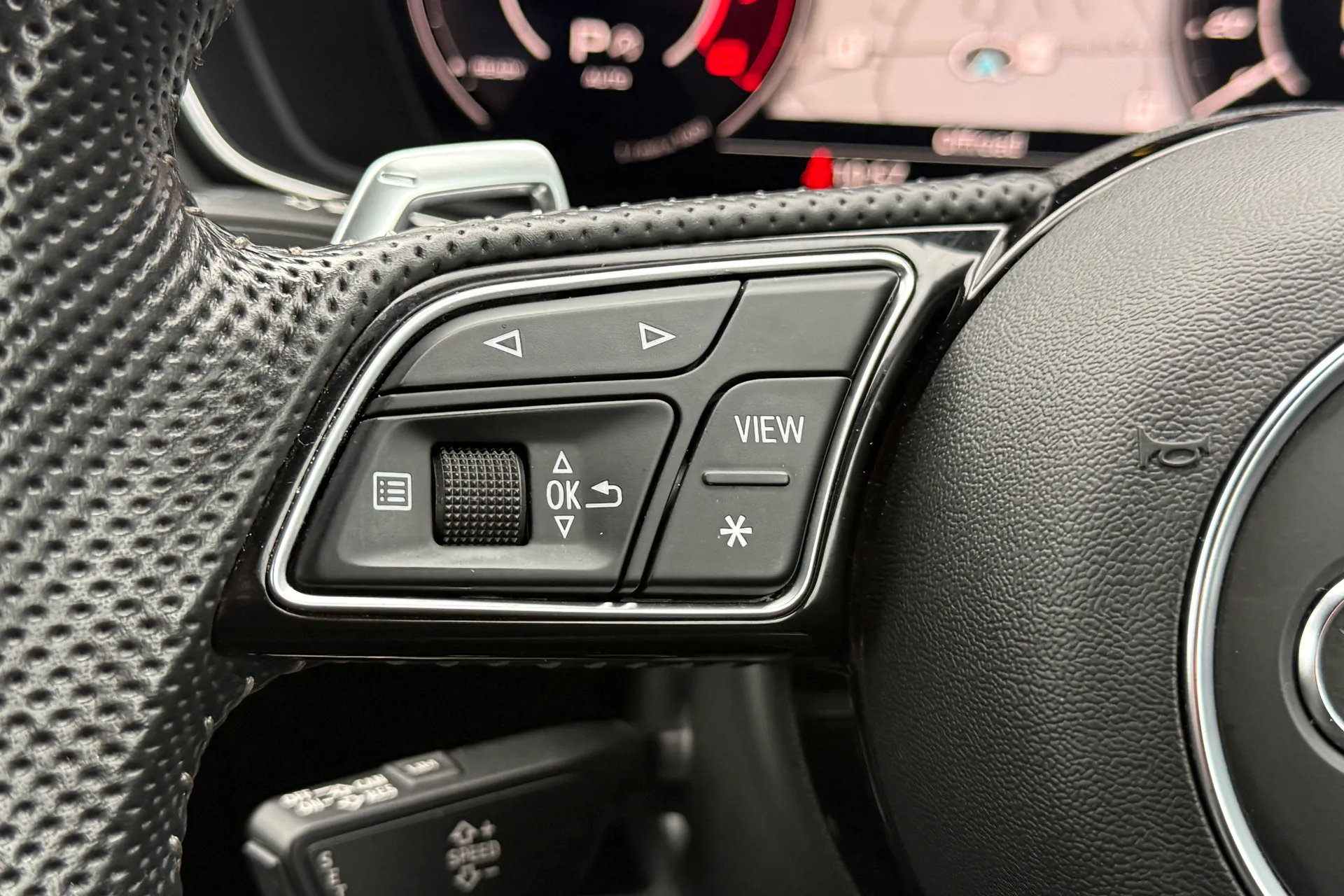 Audi RS4 thumbnail image number 8