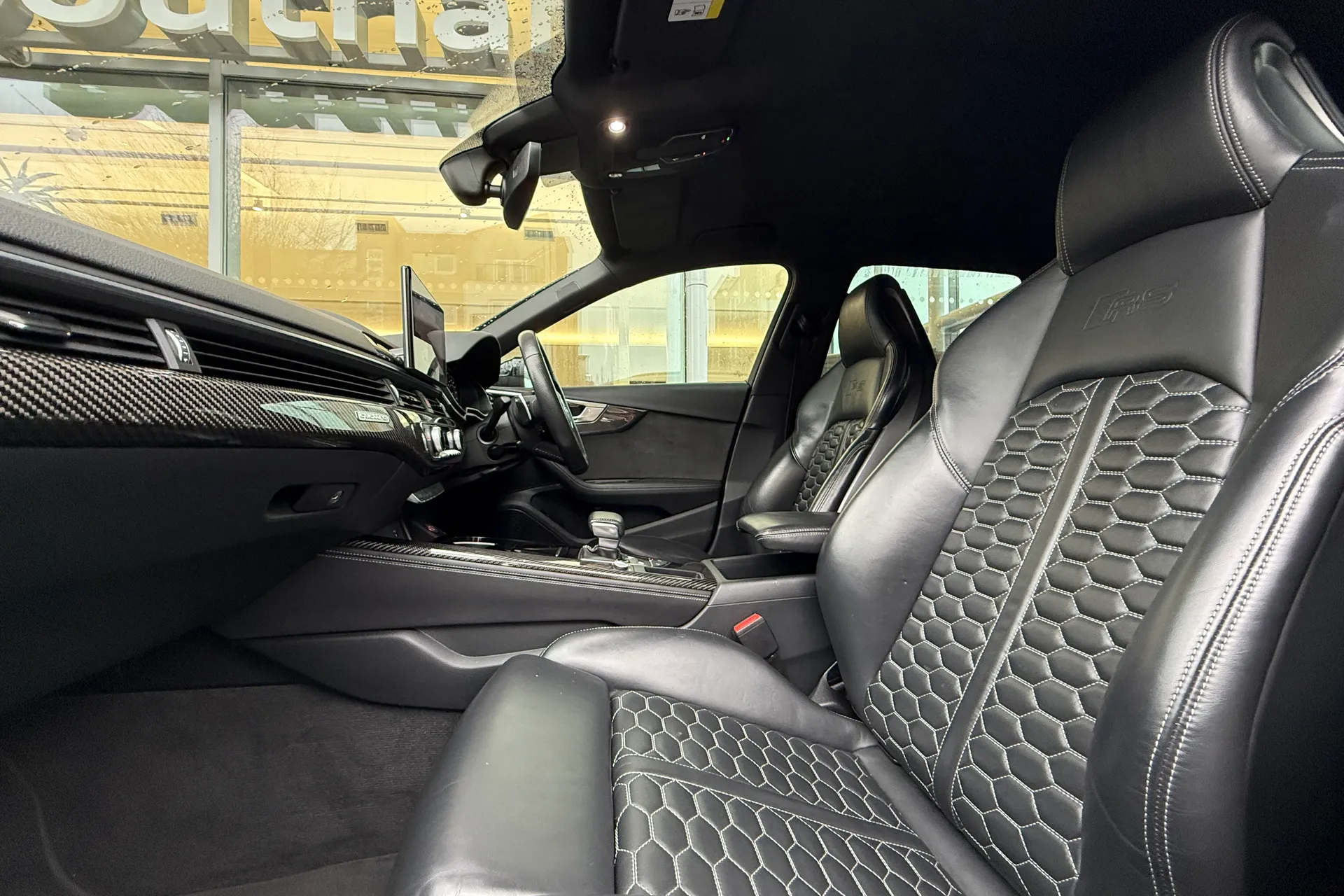 Audi RS4 thumbnail image number 51