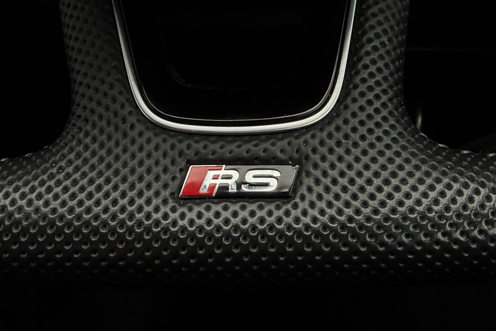 Audi RS4 thumbnail image number 10
