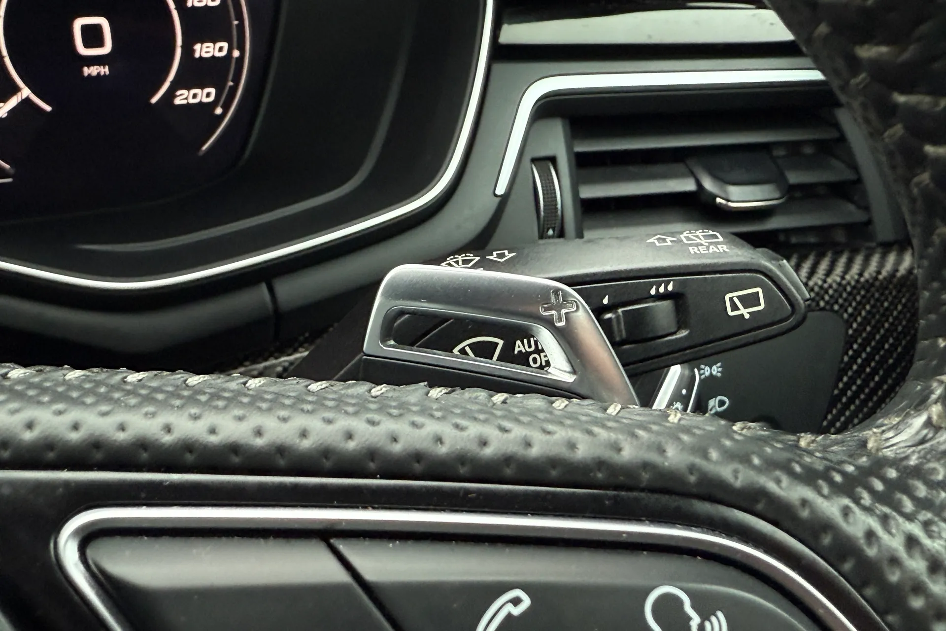 Audi RS4 thumbnail image number 28