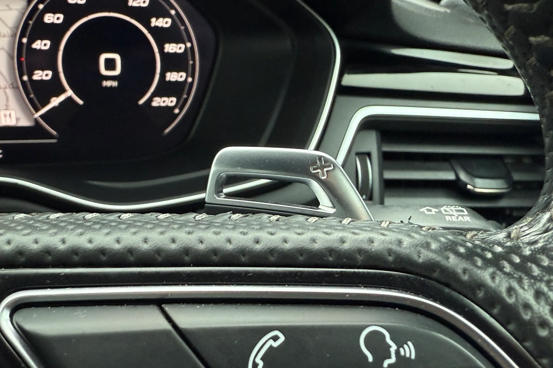 Audi RS4 thumbnail image number 29
