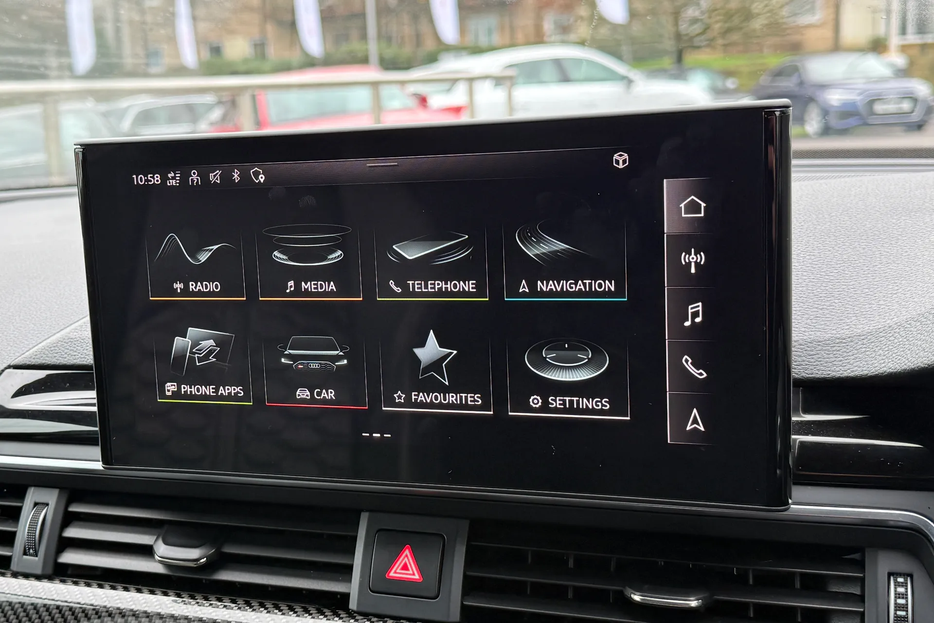 Audi RS4 thumbnail image number 11
