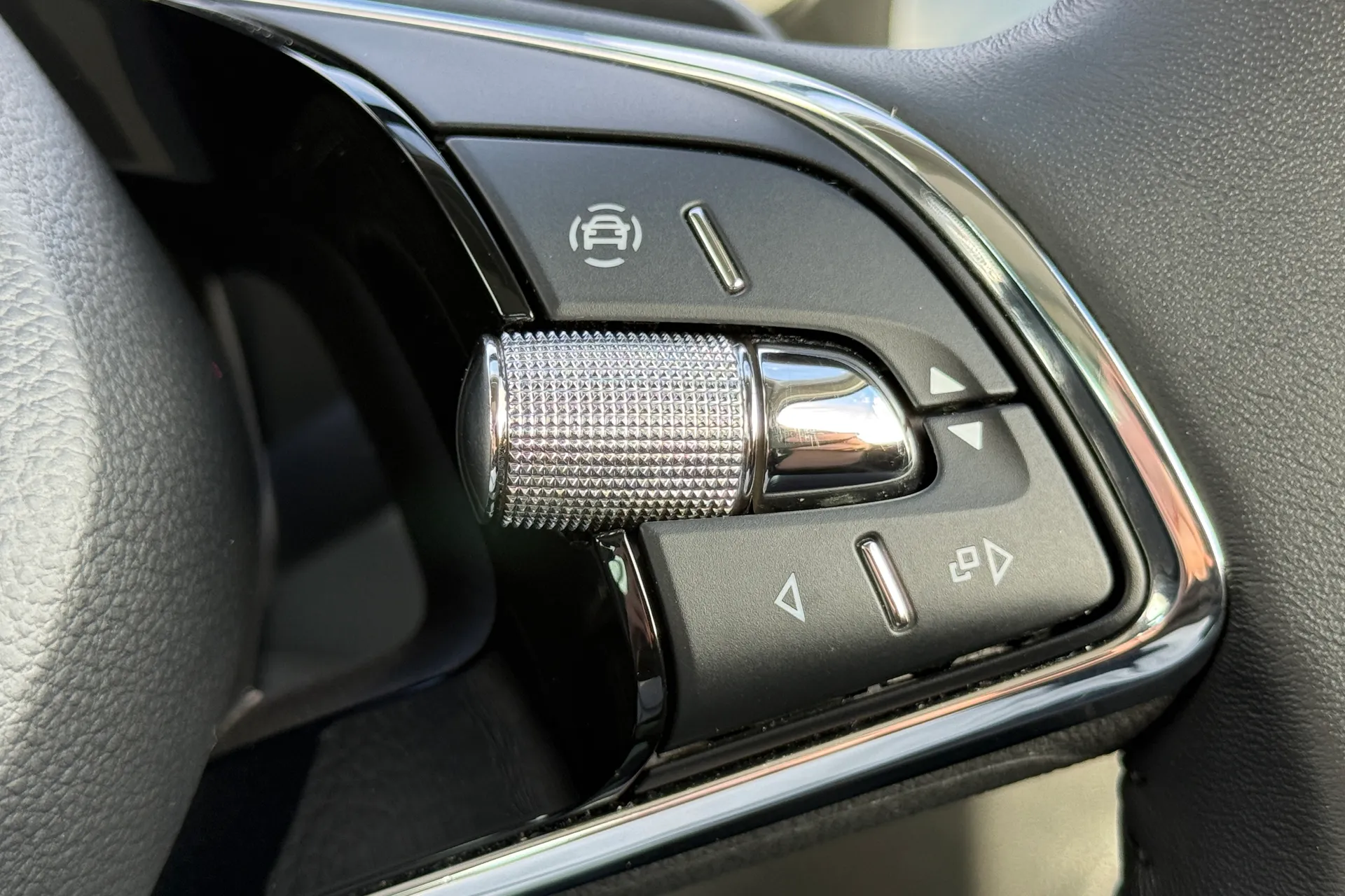 SKODA KODIAQ thumbnail image number 23