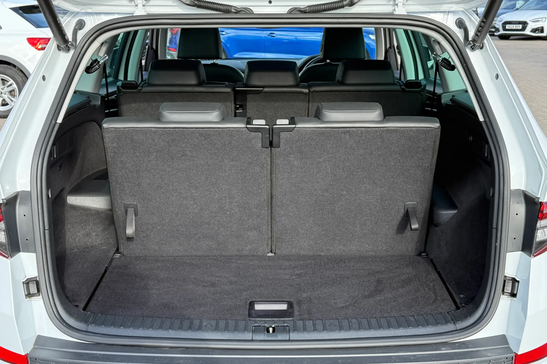 SKODA KODIAQ thumbnail image number 40