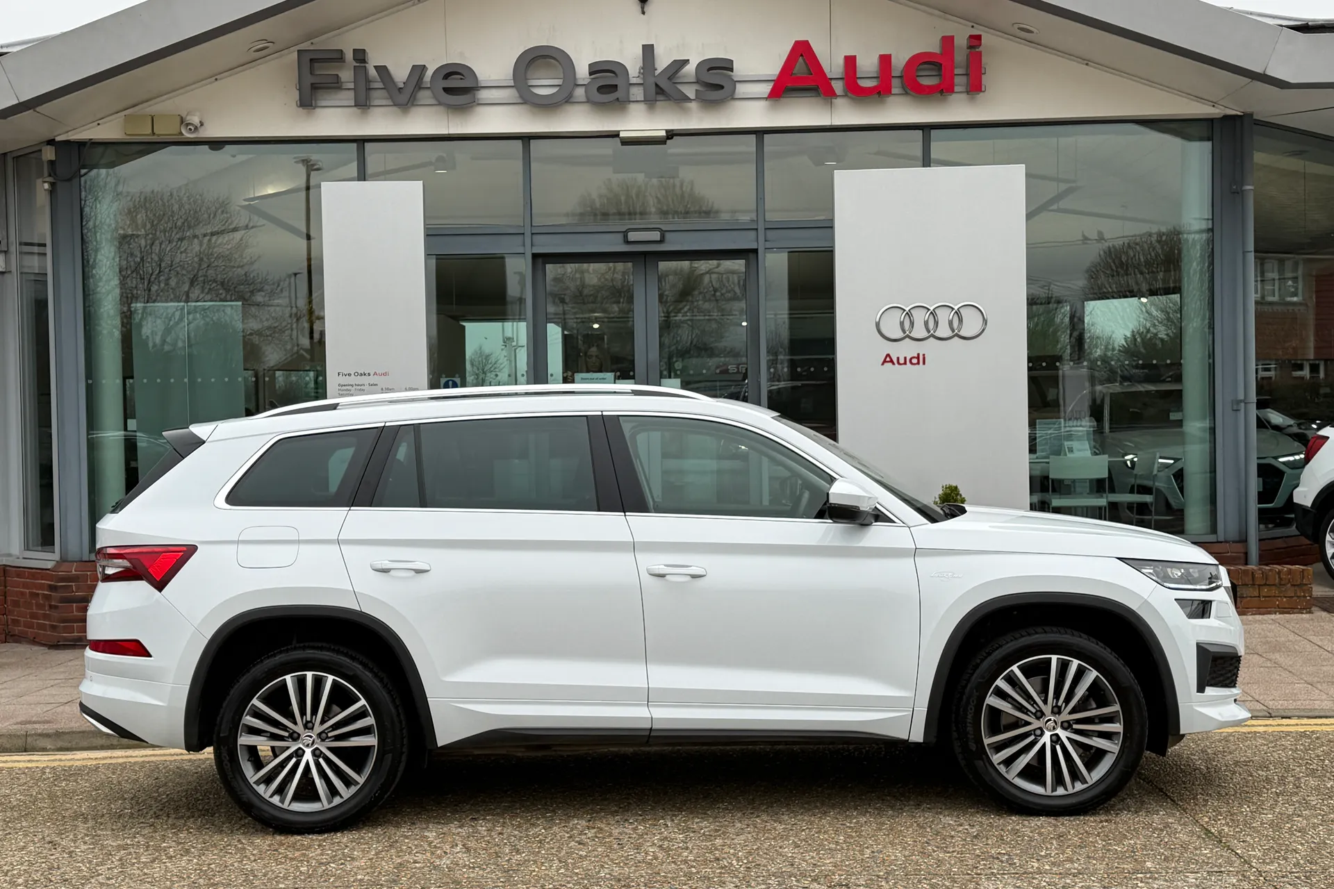 SKODA KODIAQ thumbnail image number 2