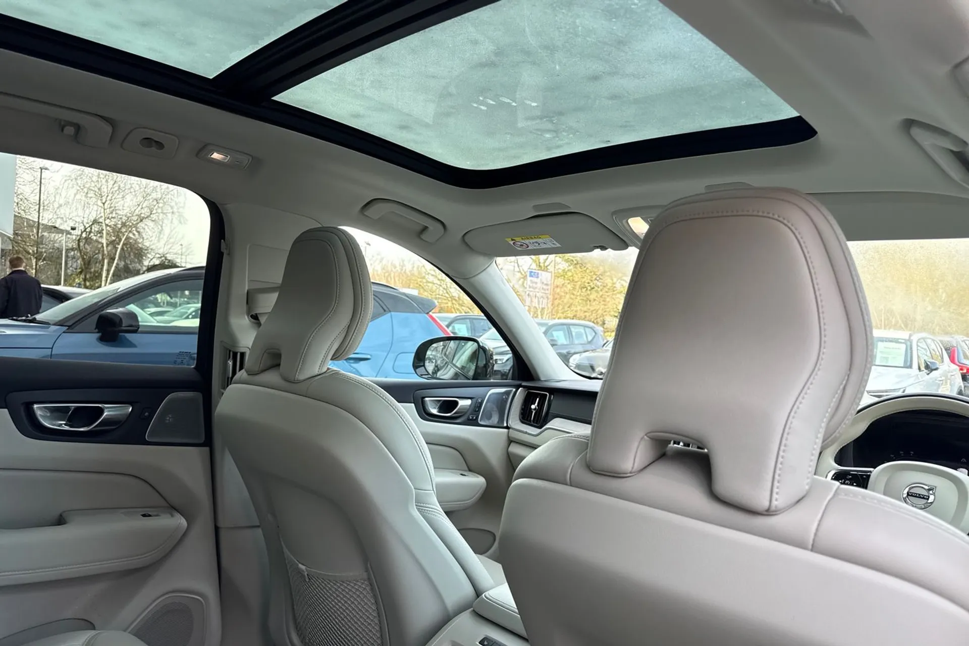 Volvo XC60 thumbnail image number 24