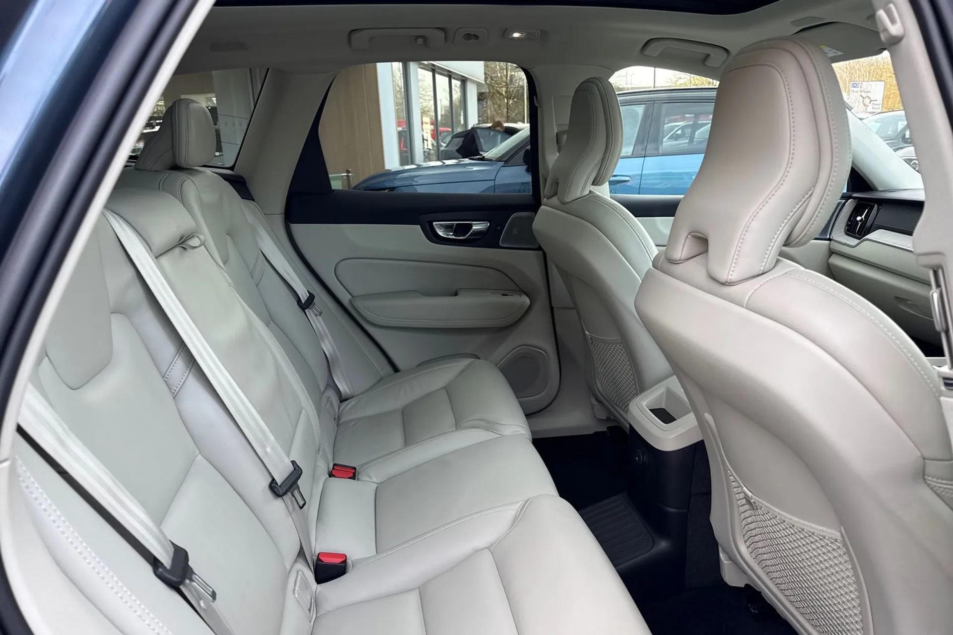 Volvo XC60 thumbnail image number 23