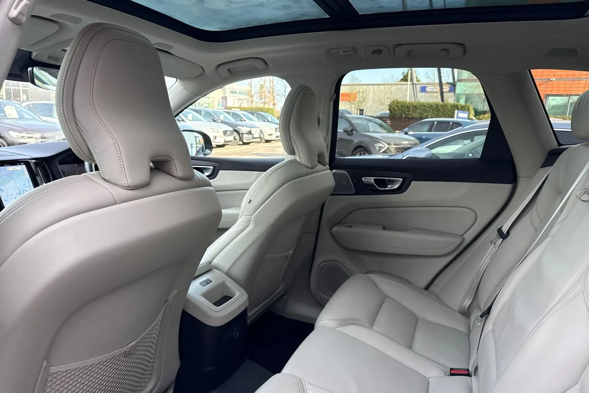 Volvo XC60 thumbnail image number 31