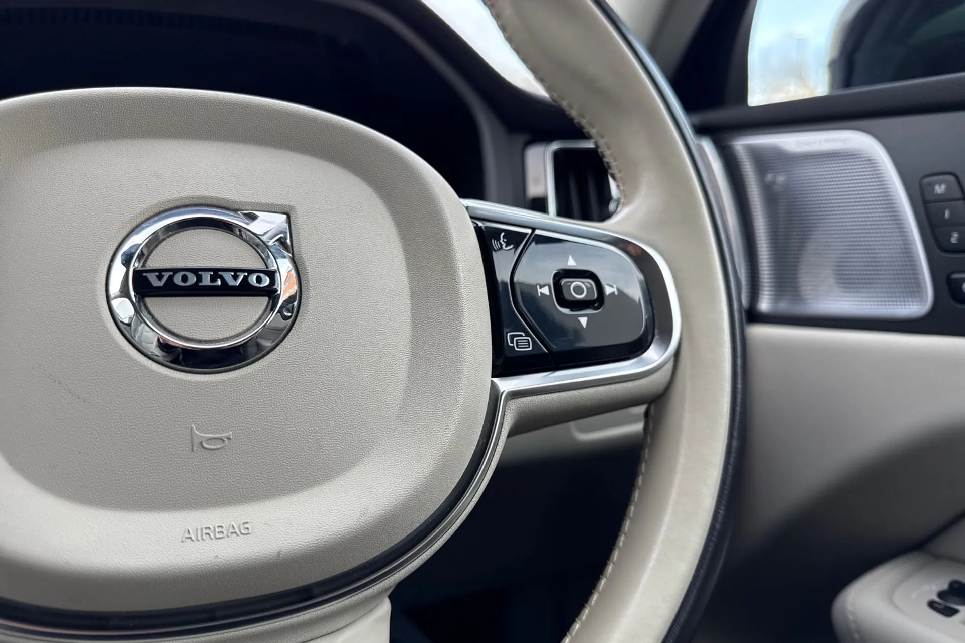 Volvo XC60 thumbnail image number 37