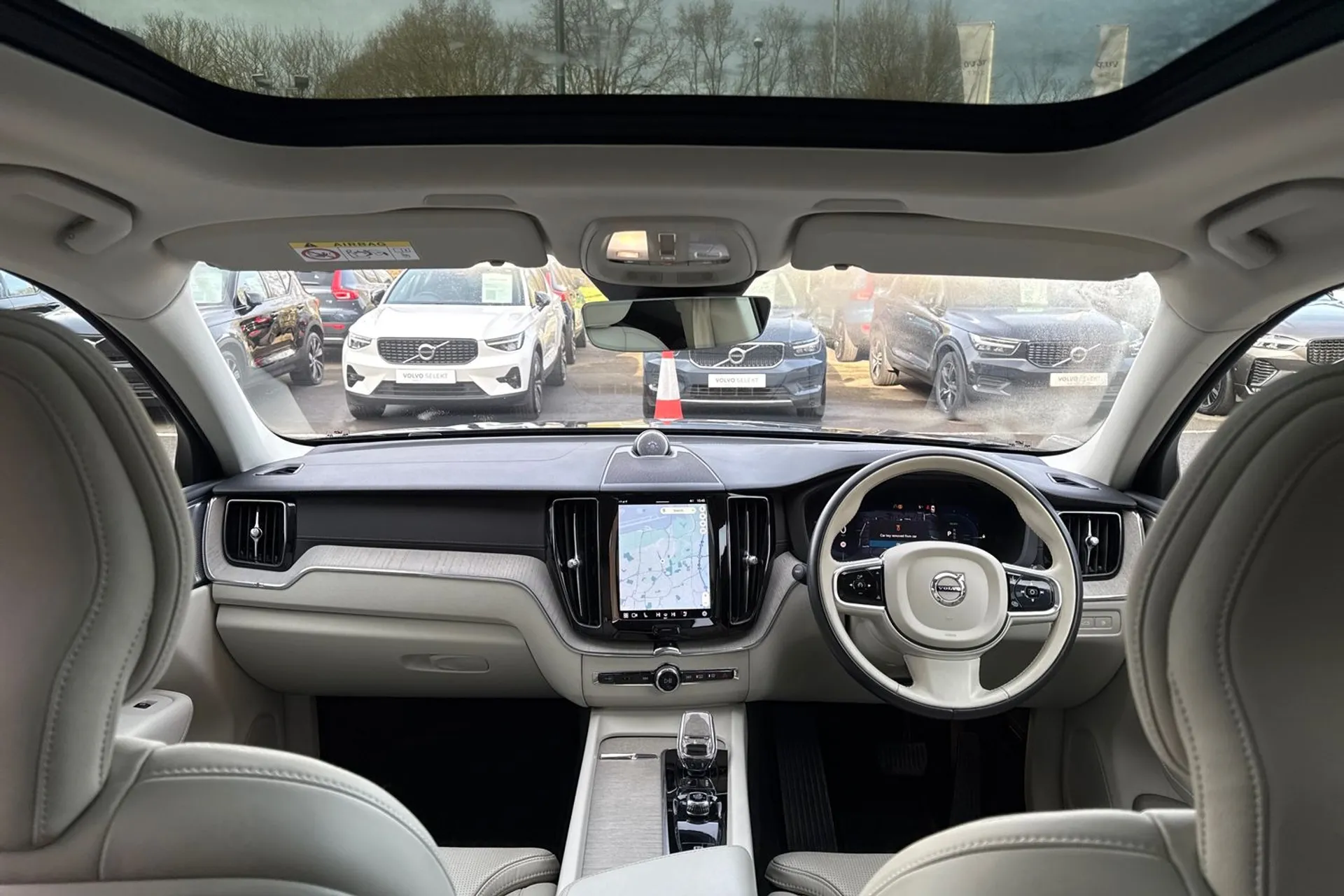 Volvo XC60 thumbnail image number 3