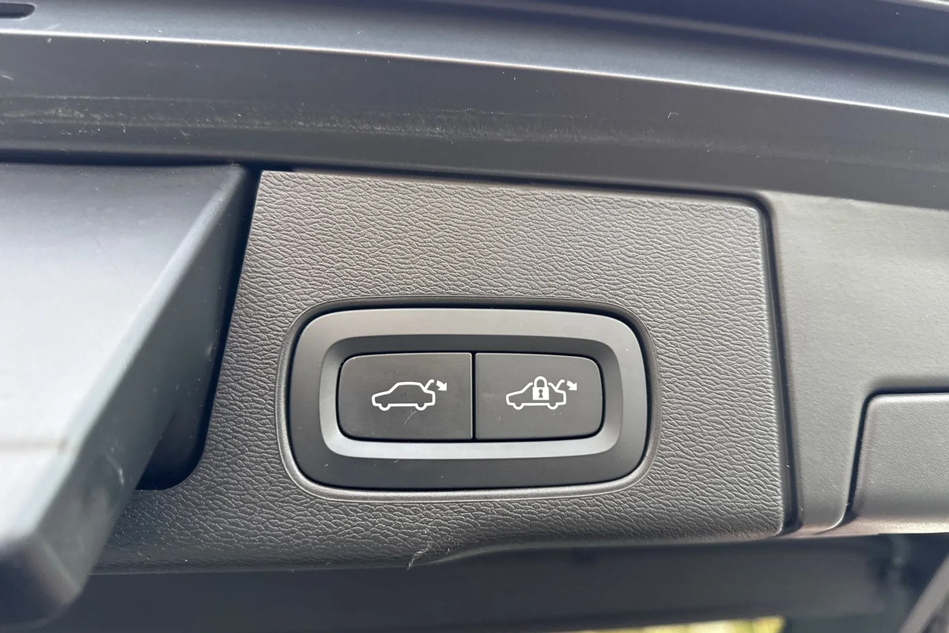 Volvo XC60 thumbnail image number 21