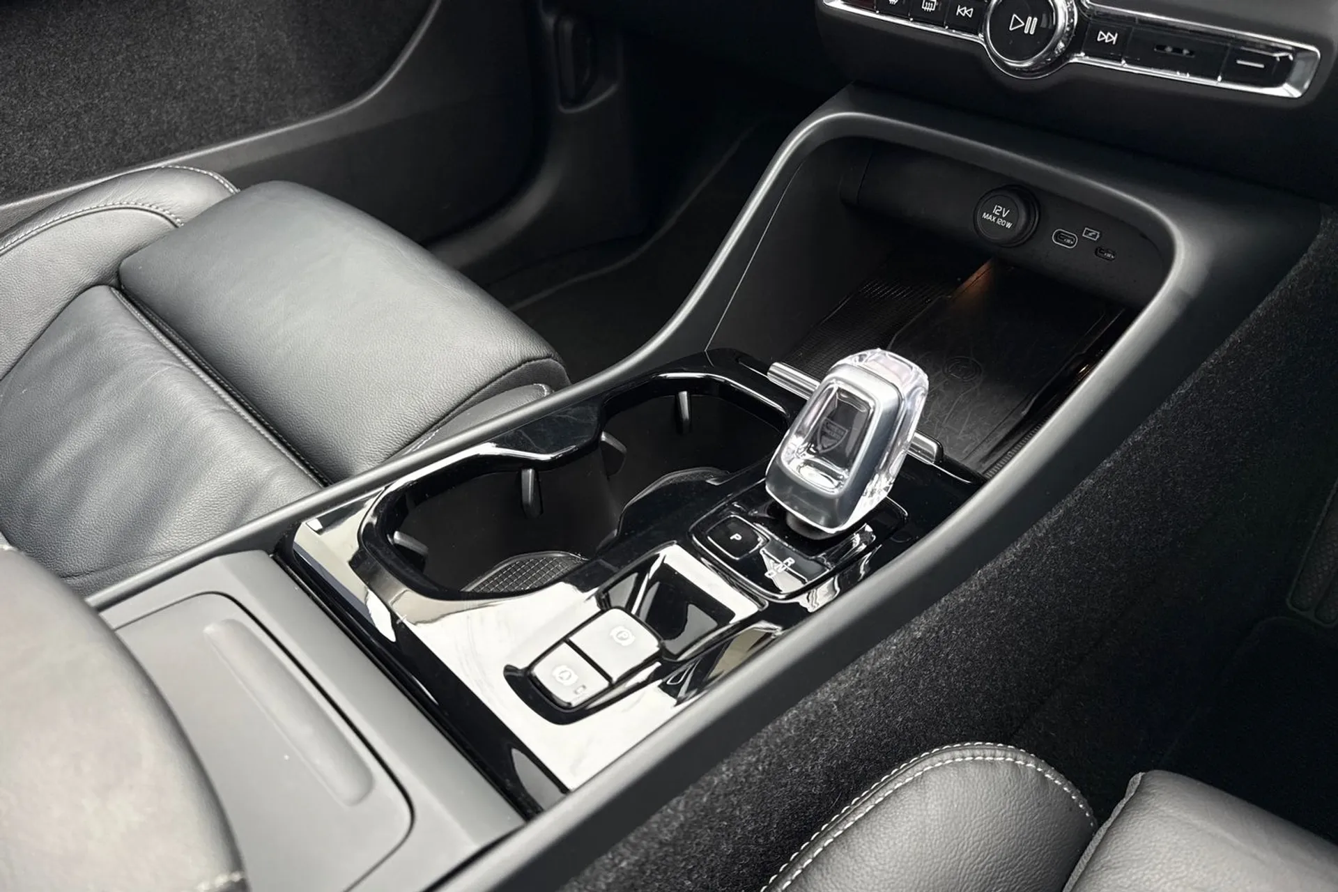 Volvo XC40 thumbnail image number 41