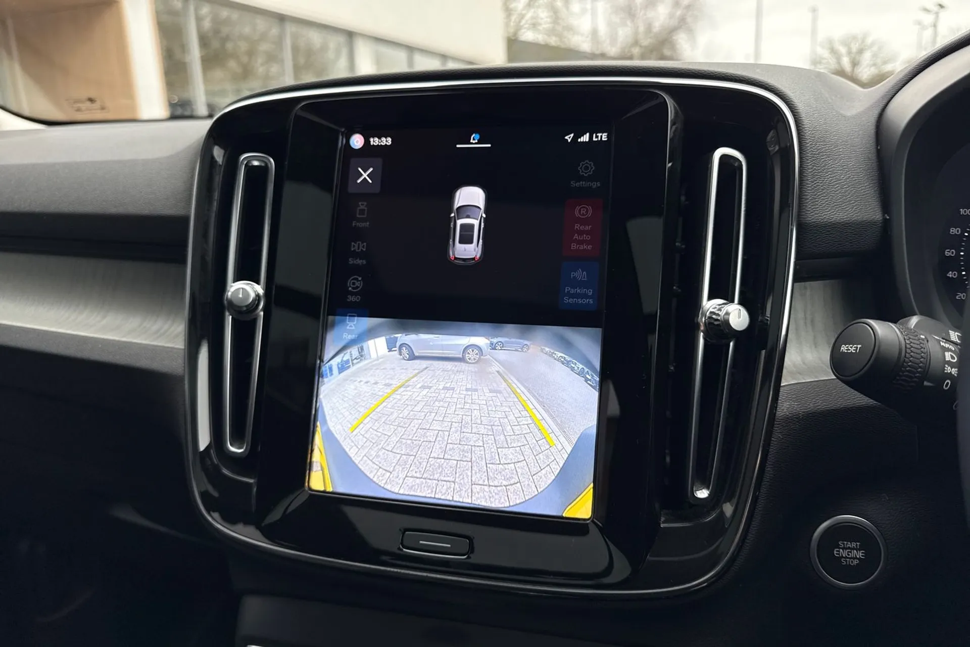 Volvo XC40 thumbnail image number 37