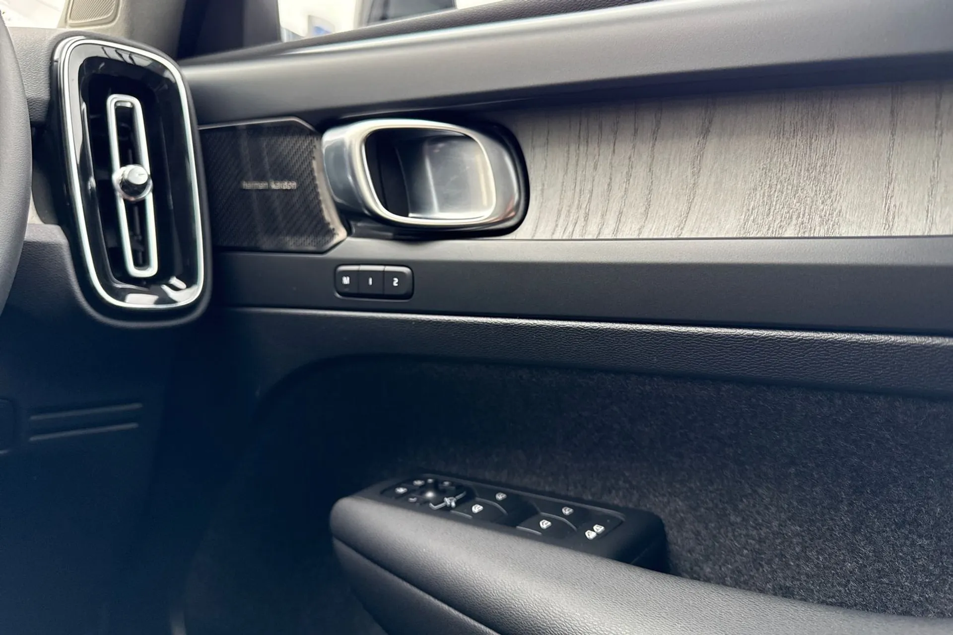 Volvo XC40 thumbnail image number 40