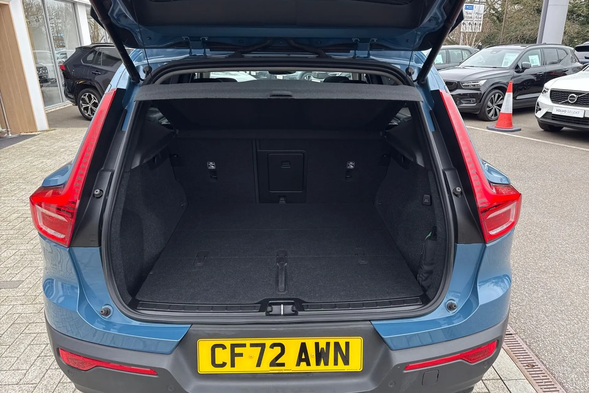 Volvo XC40 thumbnail image number 20