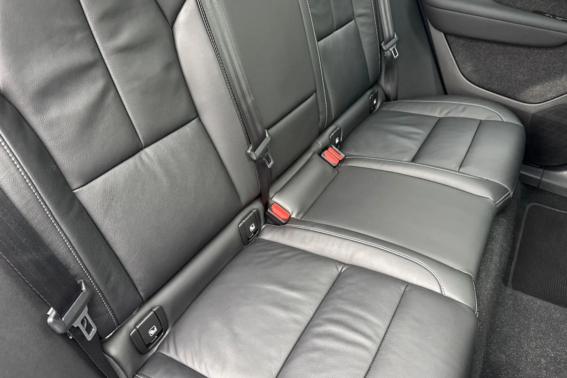 Volvo XC40 thumbnail image number 24