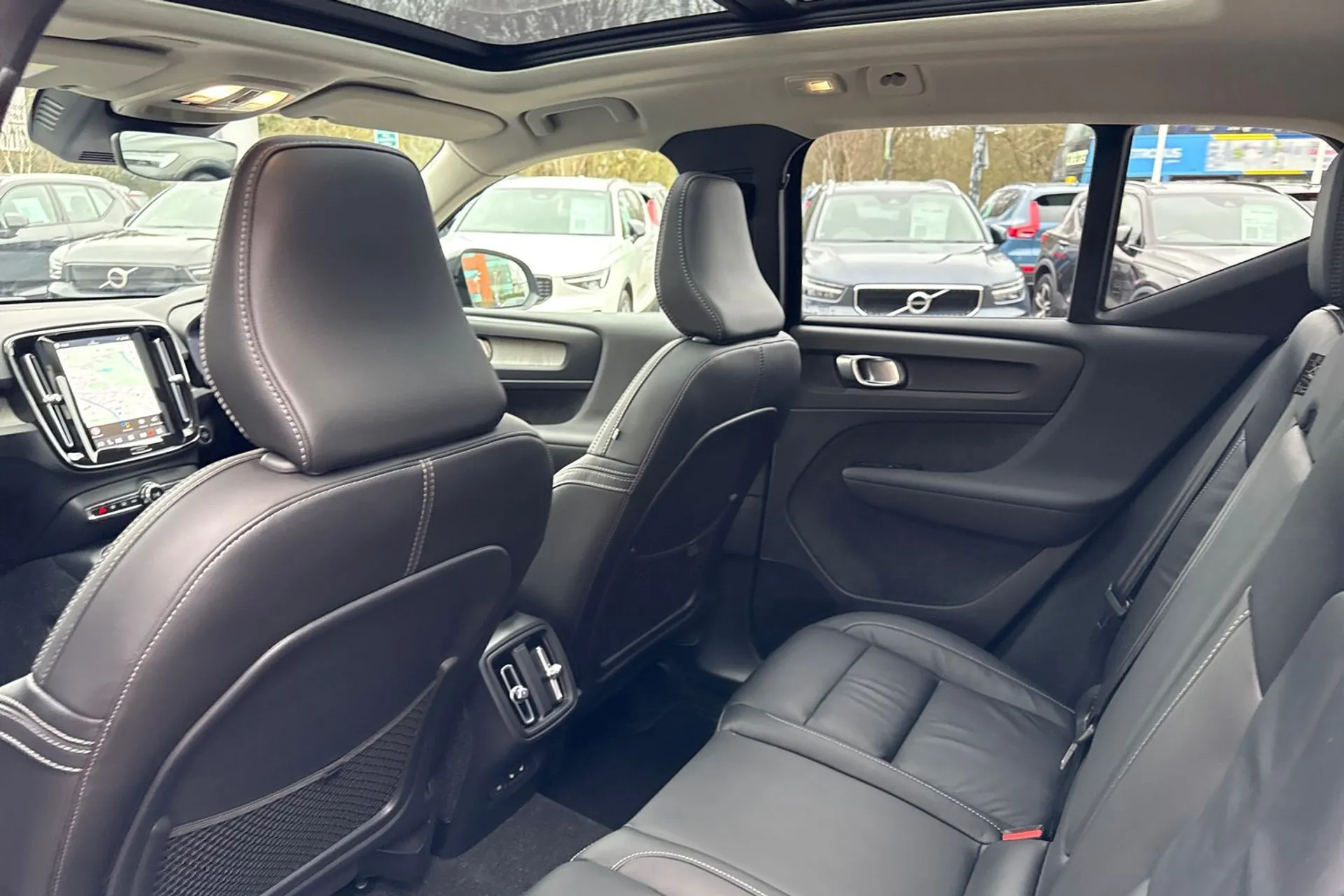 Volvo XC40 thumbnail image number 30