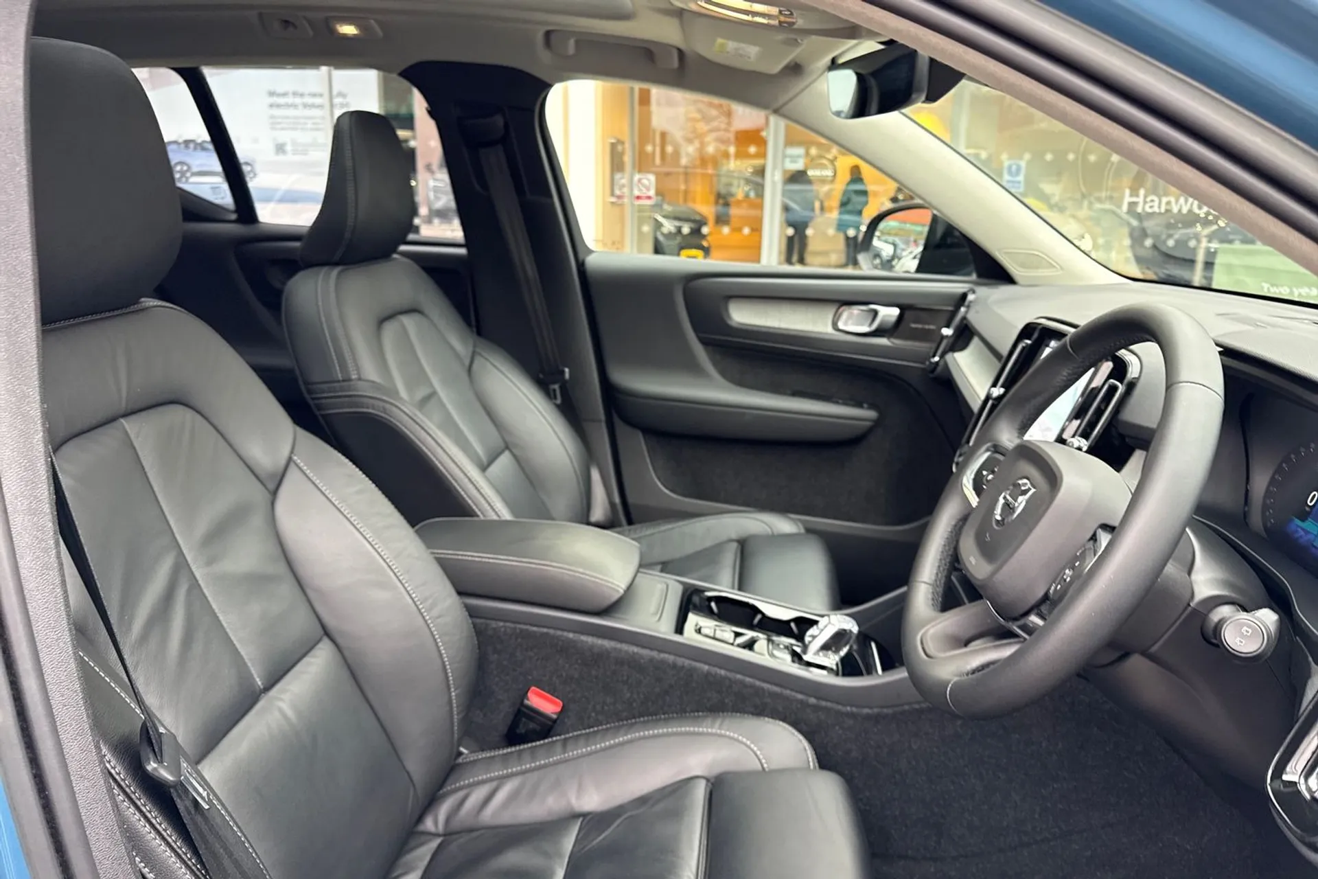 Volvo XC40 thumbnail image number 25