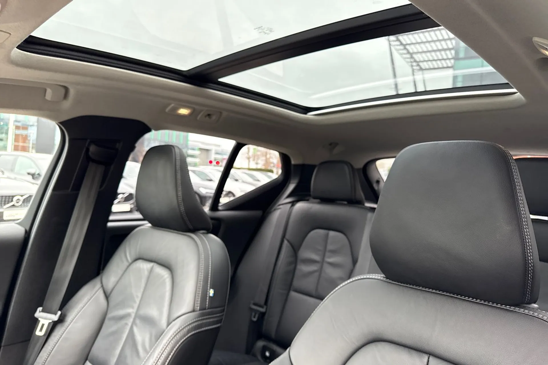 Volvo XC40 thumbnail image number 28