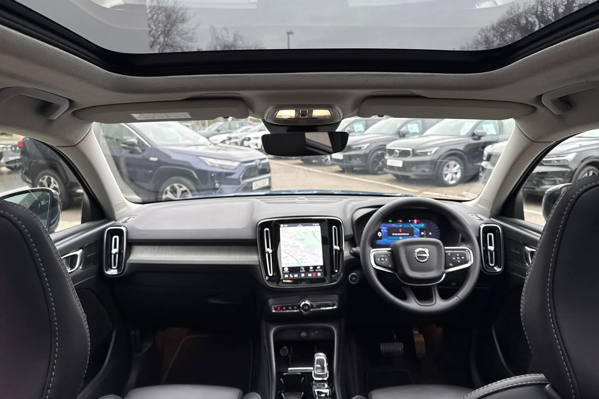 Volvo XC40 thumbnail image number 3