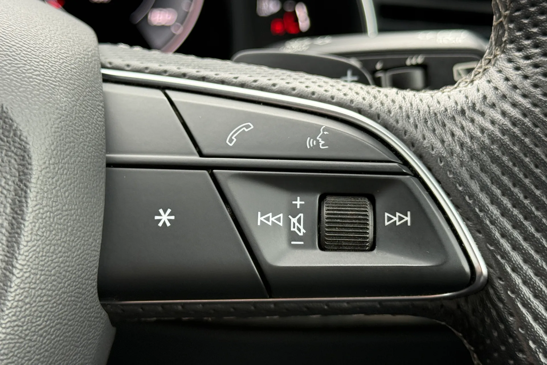 Audi Q7 thumbnail image number 31