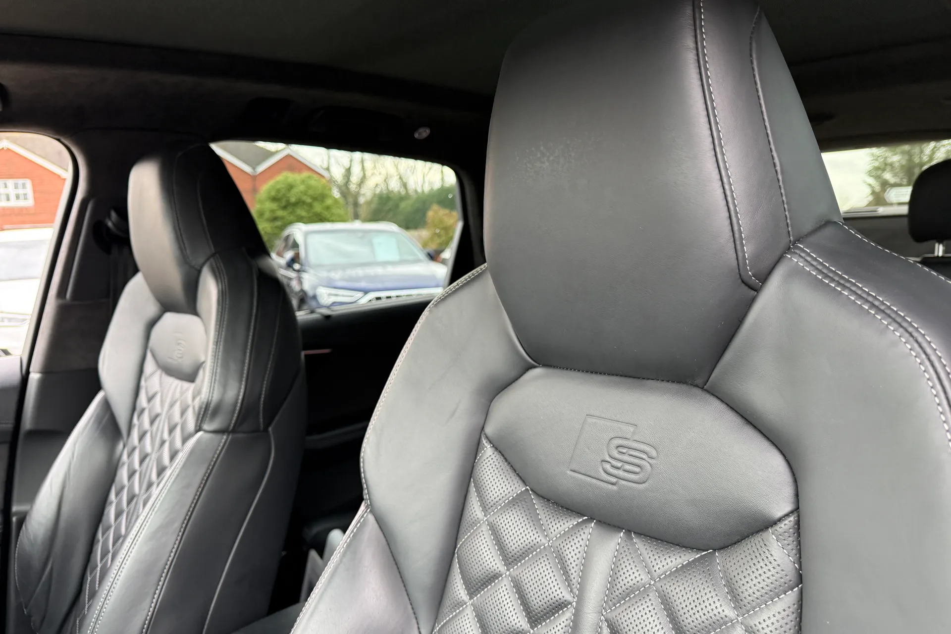Audi Q7 thumbnail image number 40