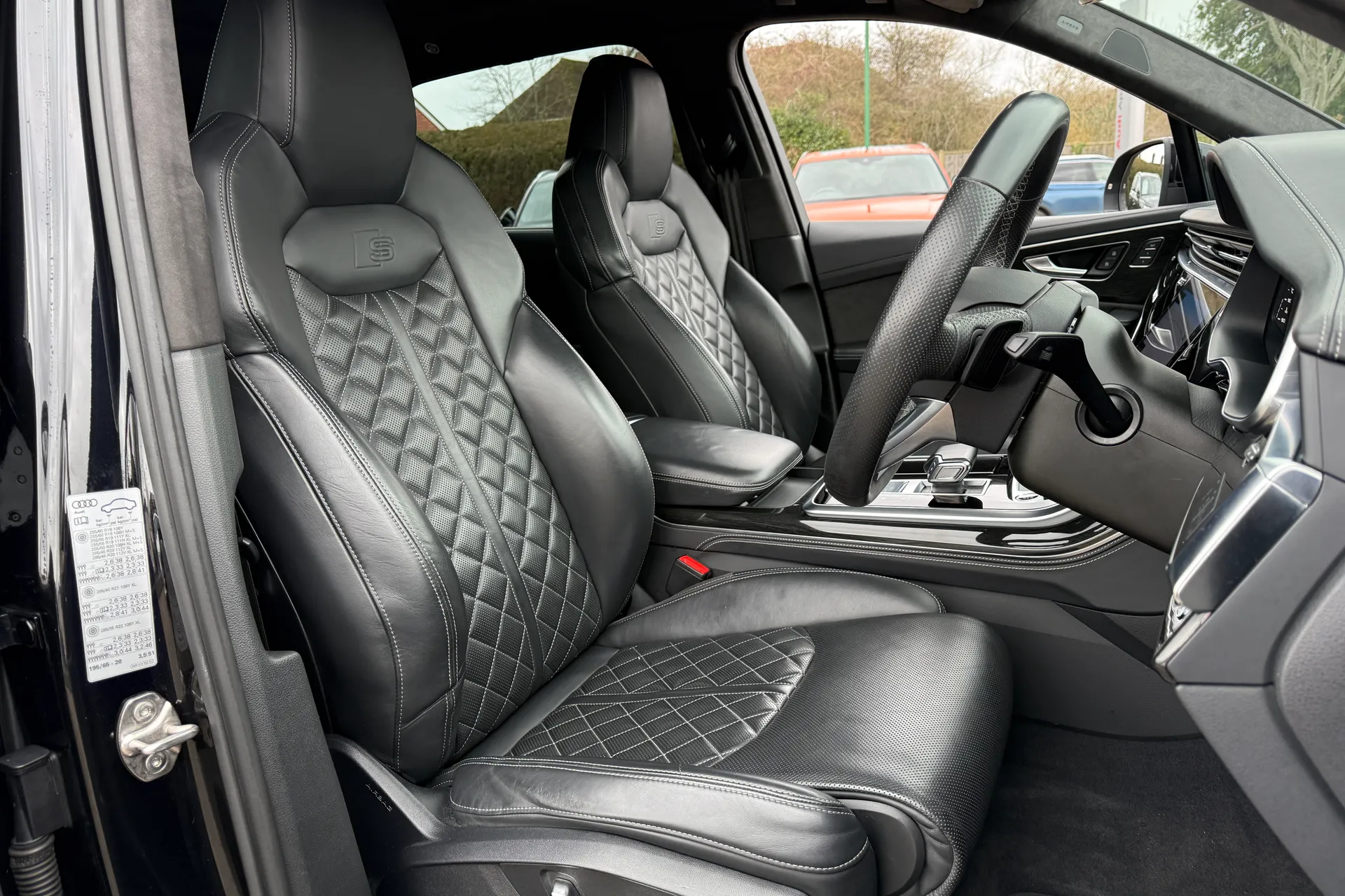 Audi Q7 thumbnail image number 36
