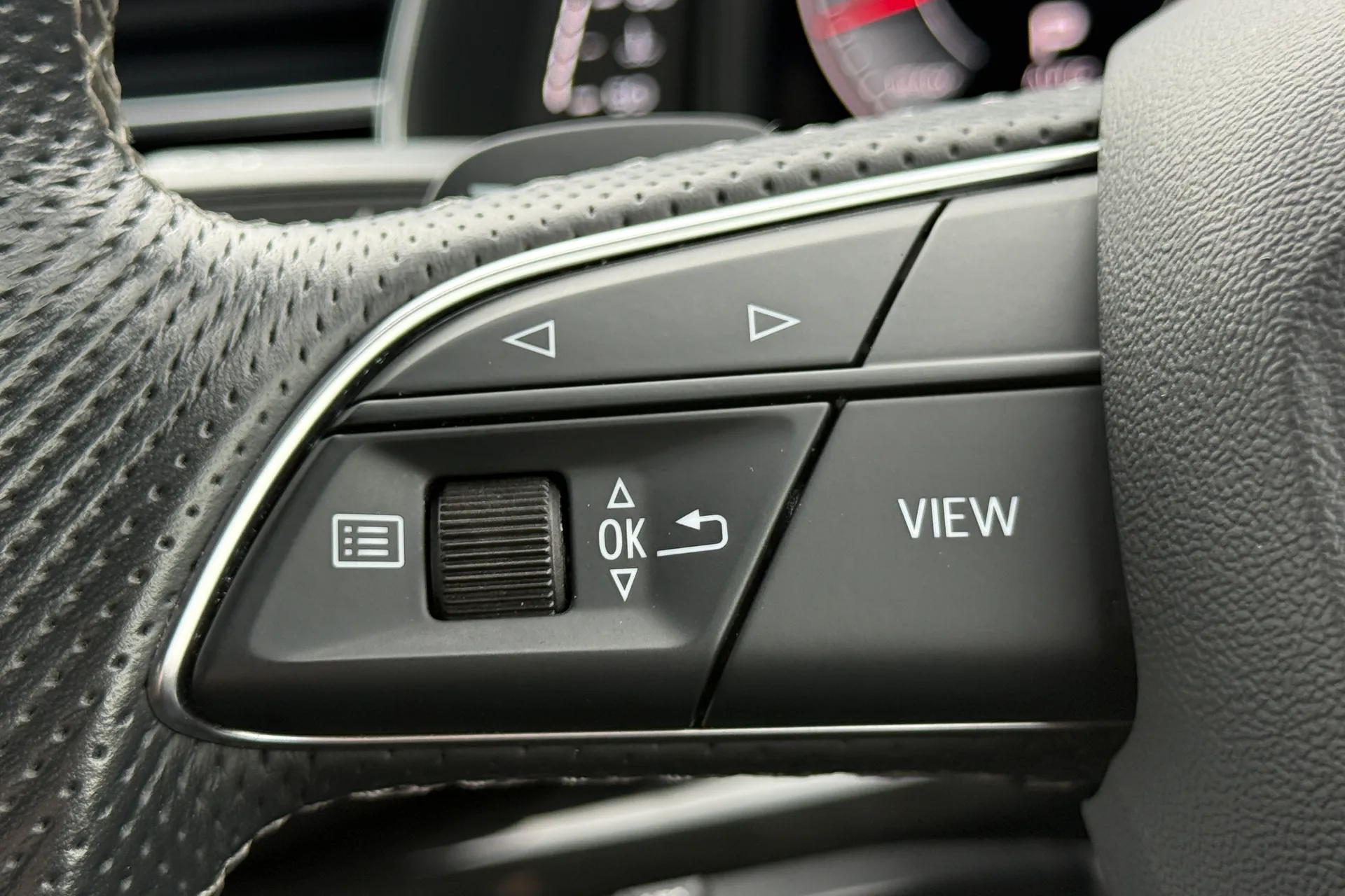 Audi Q7 thumbnail image number 30