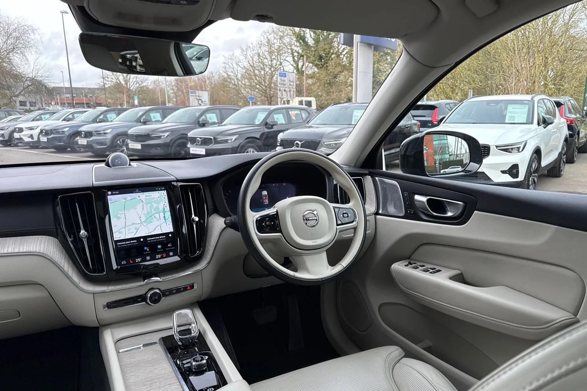 Volvo XC60 ULTIMATE B5 MHEV AWD thumbnail image number 33