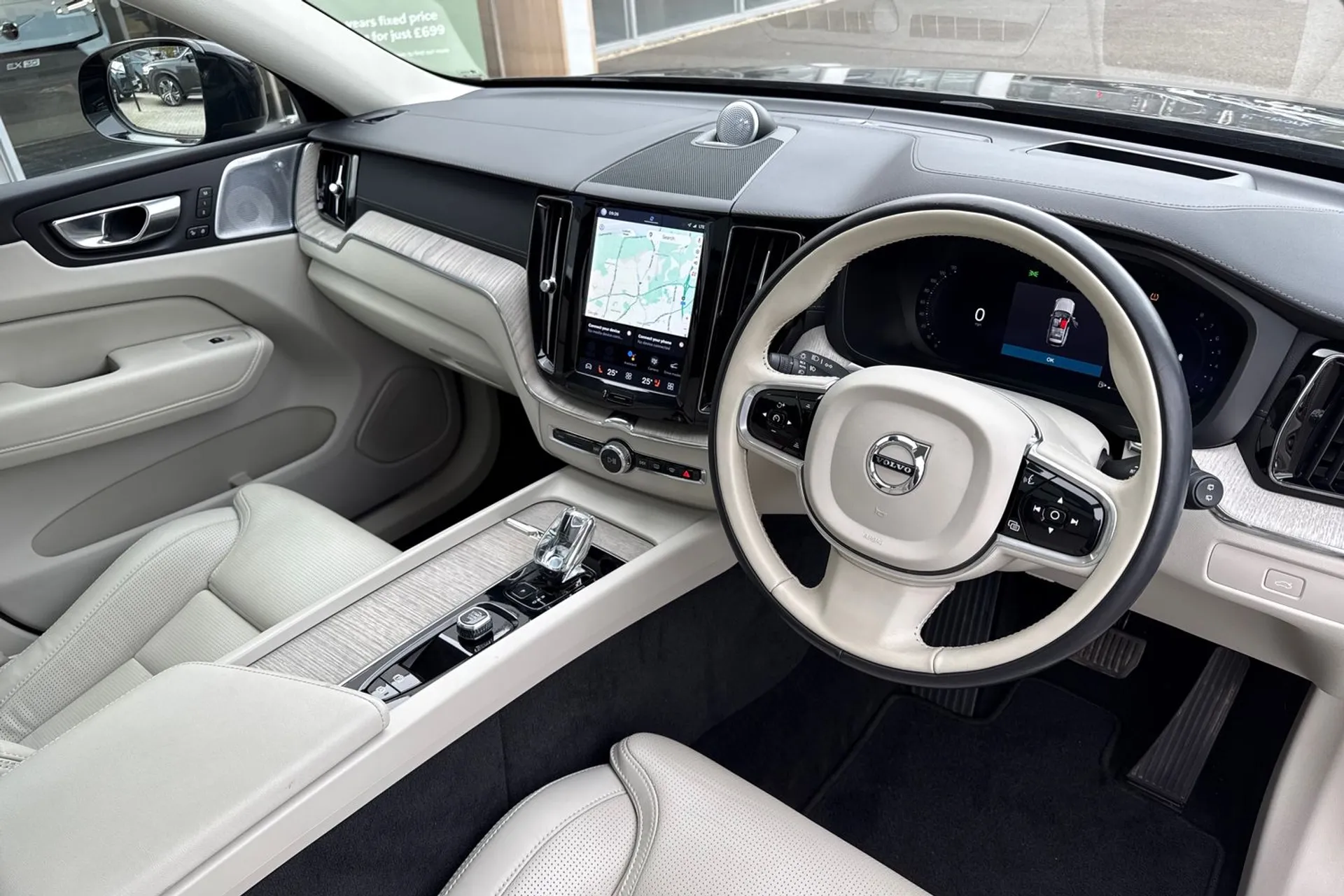 Volvo XC60 ULTIMATE B5 MHEV AWD thumbnail image number 6