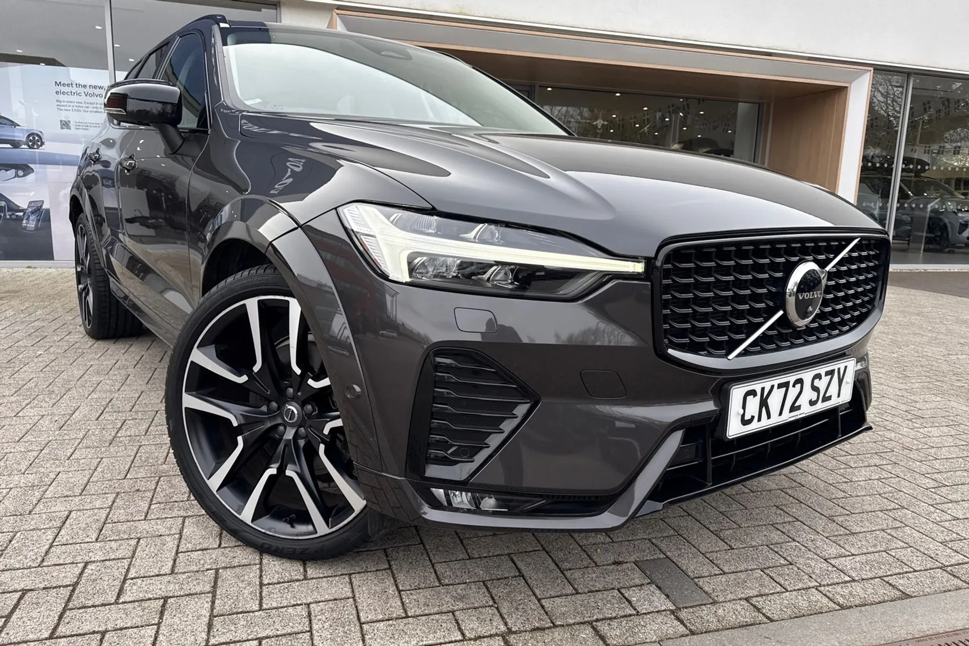 Volvo XC60 ULTIMATE B5 MHEV AWD thumbnail image number 7