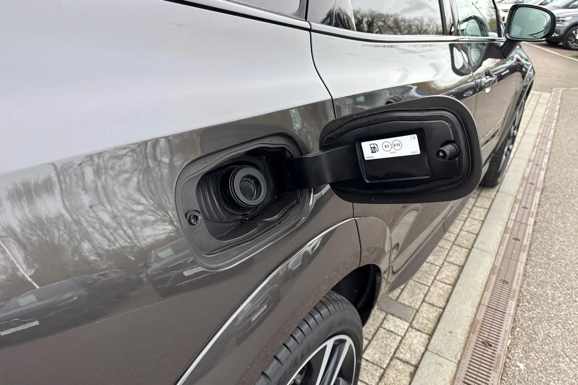 Volvo XC60 ULTIMATE B5 MHEV AWD thumbnail image number 19