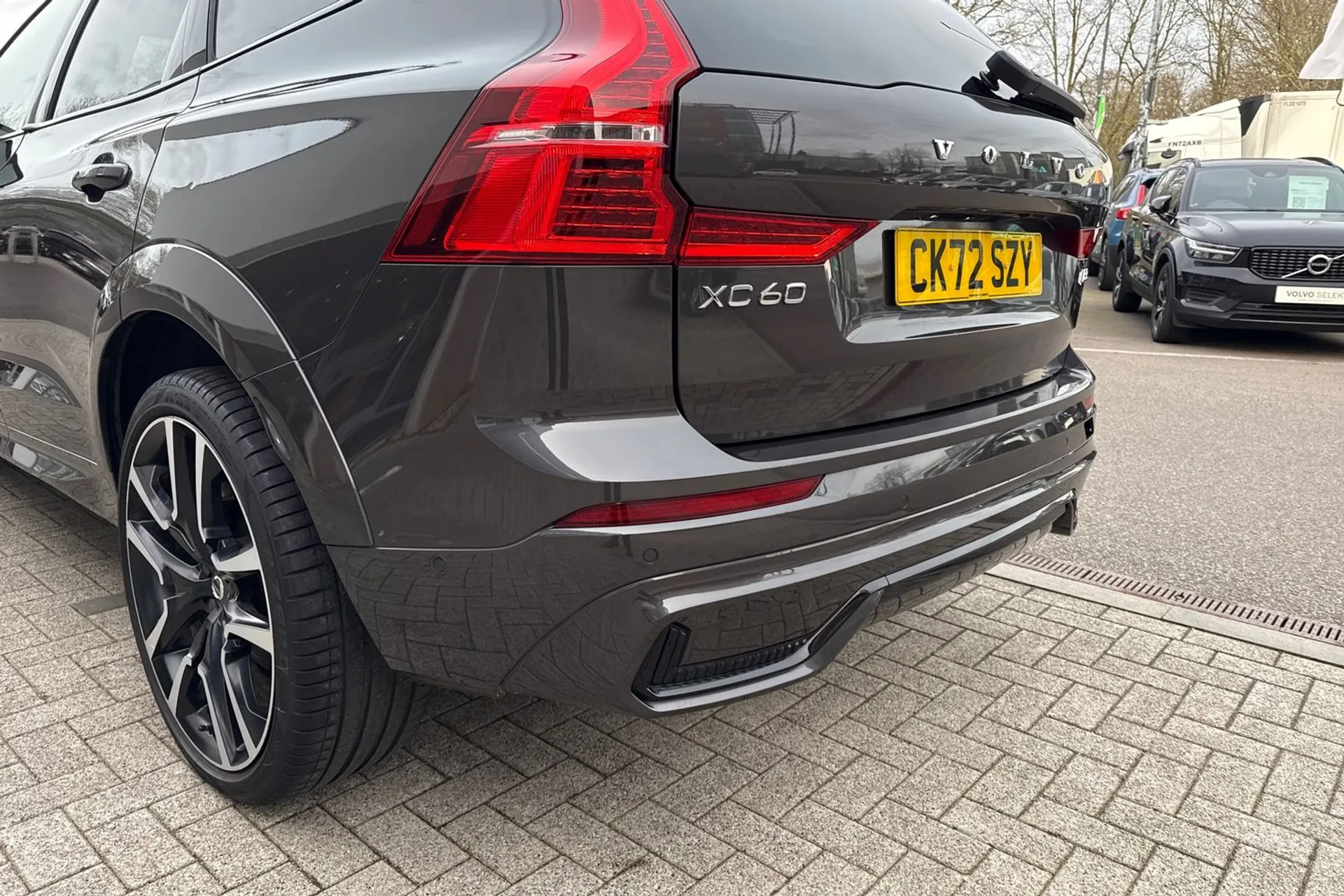 Volvo XC60 ULTIMATE B5 MHEV AWD thumbnail image number 18