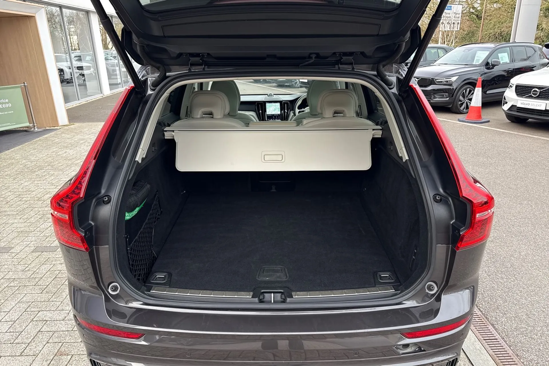 Volvo XC60 ULTIMATE B5 MHEV AWD thumbnail image number 20