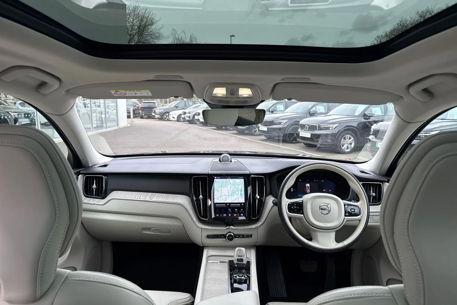 Volvo XC60 ULTIMATE B5 MHEV AWD thumbnail image number 3