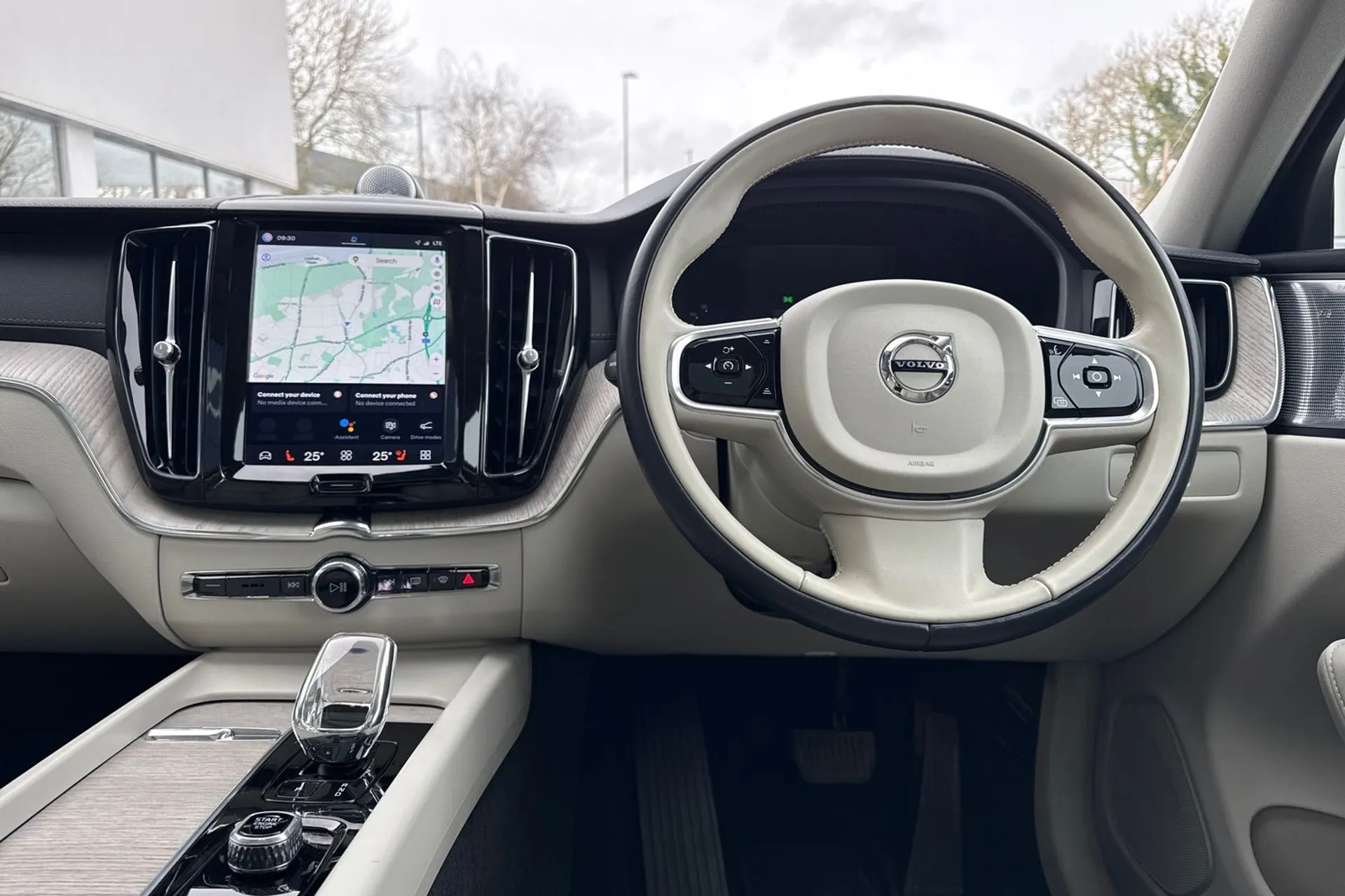 Volvo XC60 ULTIMATE B5 MHEV AWD thumbnail image number 34