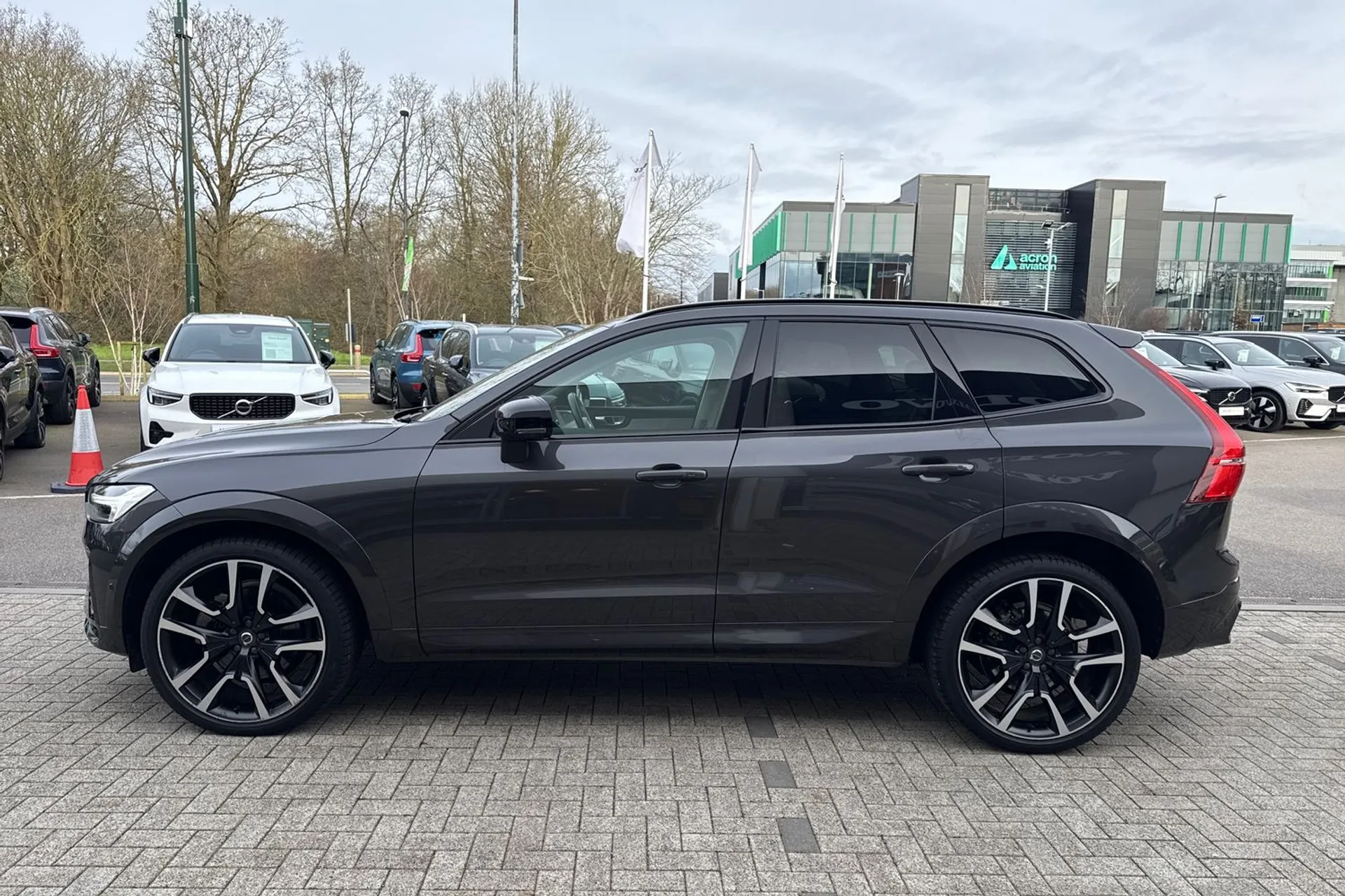 Volvo XC60 ULTIMATE B5 MHEV AWD thumbnail image number 11