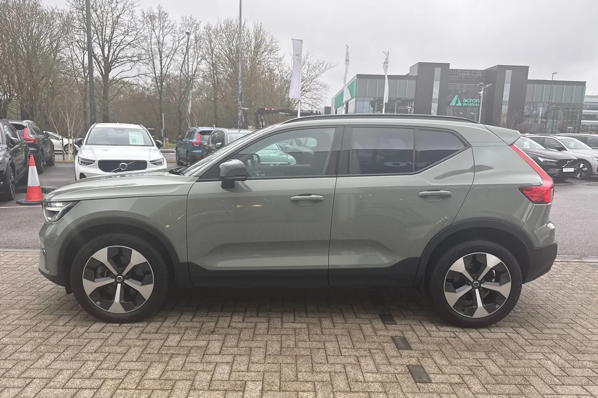 Volvo XC40 thumbnail image number 11