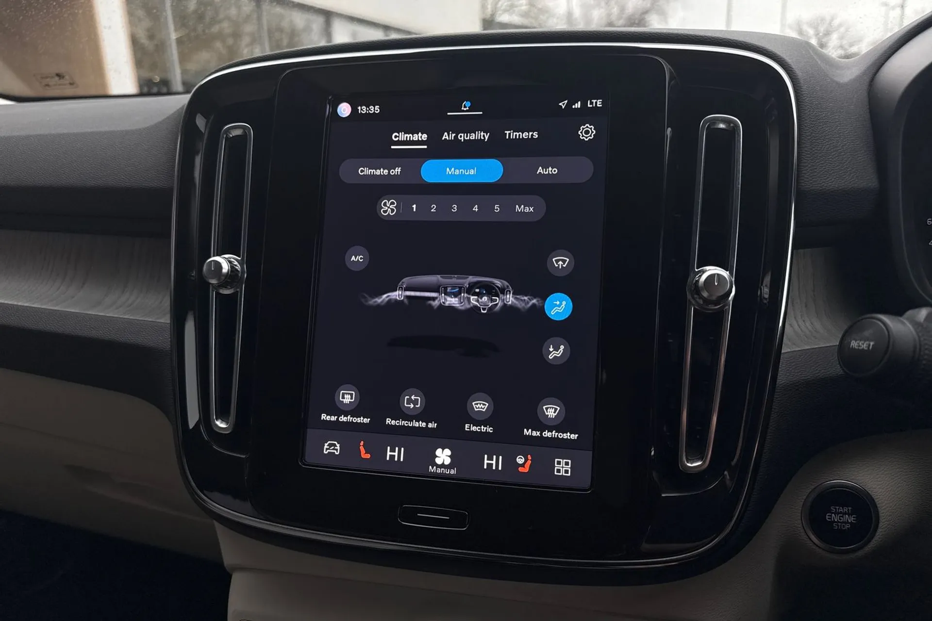 Volvo XC40 thumbnail image number 38