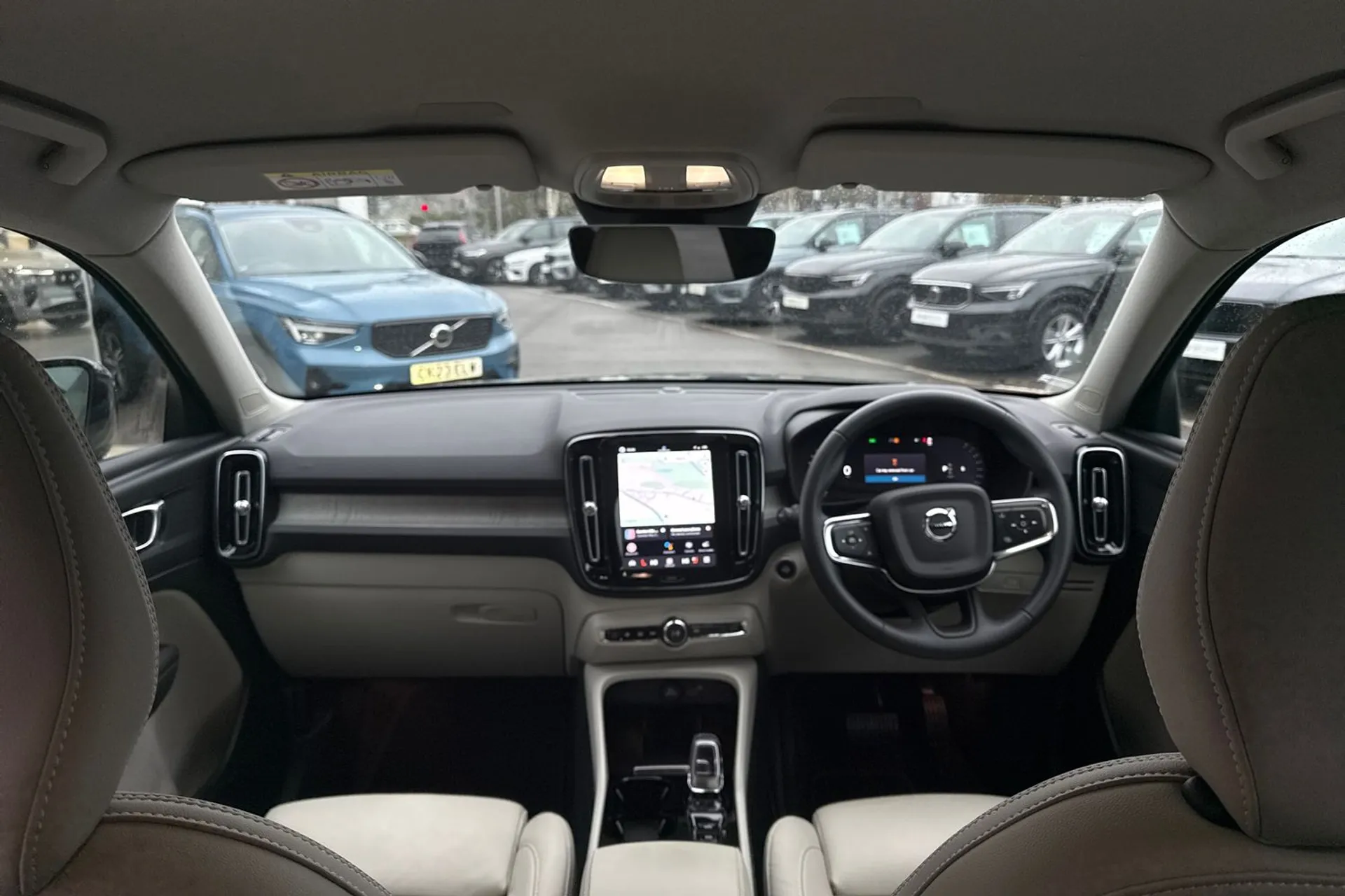 Volvo XC40 thumbnail image number 3