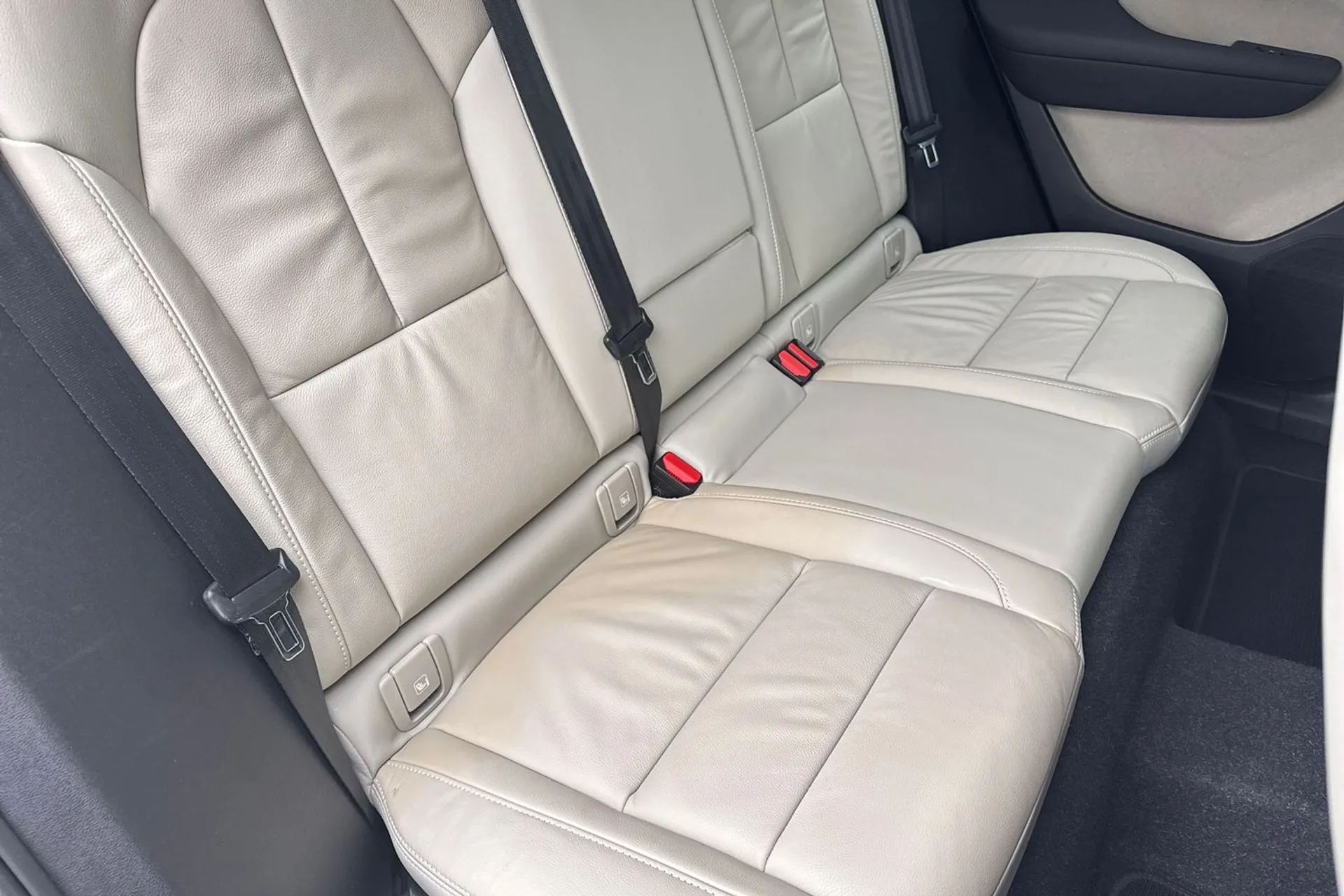 Volvo XC40 thumbnail image number 25